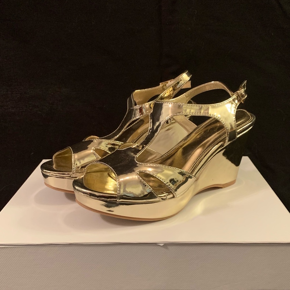 Celeste Wedges